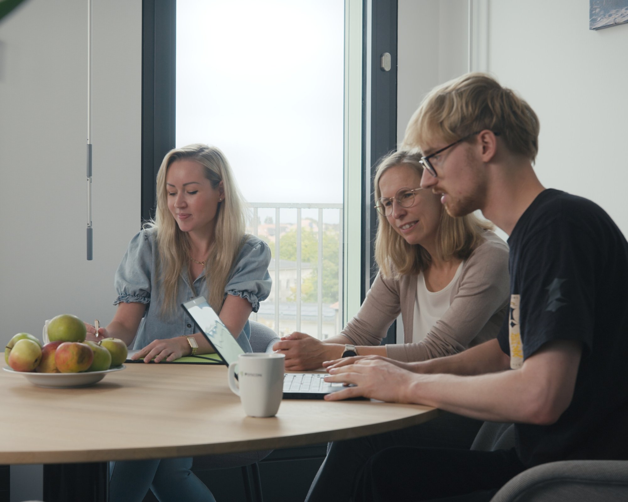 desk.ly_SuccessStory_IPSYSCON_Meeting