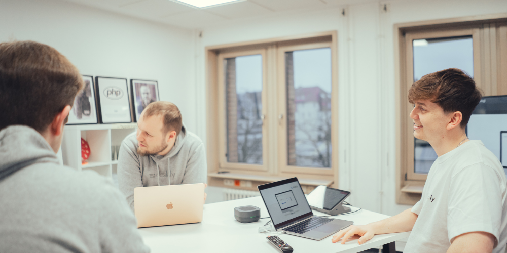 Desk Sharing Erfahrungen Vor und Nachteile
